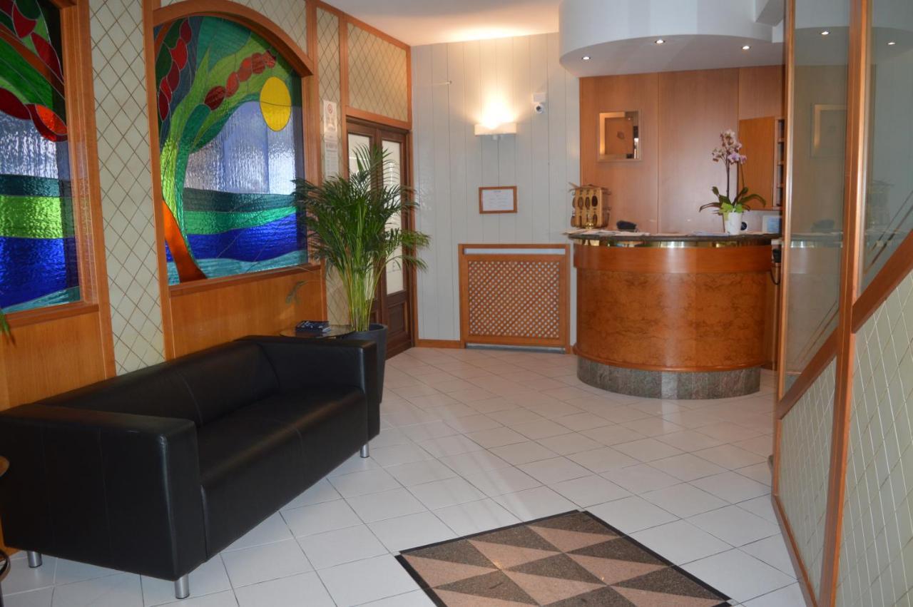 Hotel Gilda Laigueglia Extérieur photo